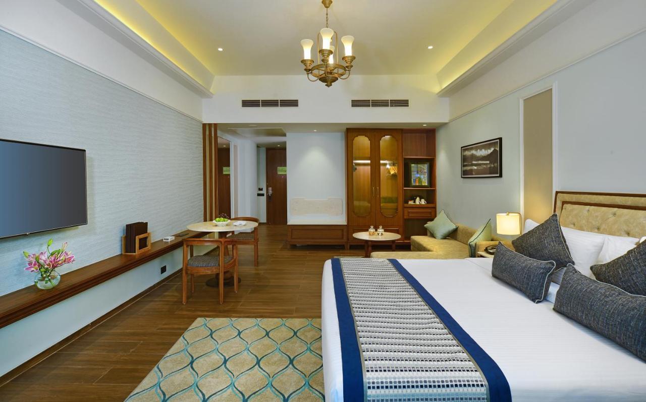 กิฟต์ ซิตี้ คลับ แอนด์ บิสซิเนส เซ็นเตอร์ Hotel กันตินาการ์ ภายนอก รูปภาพ