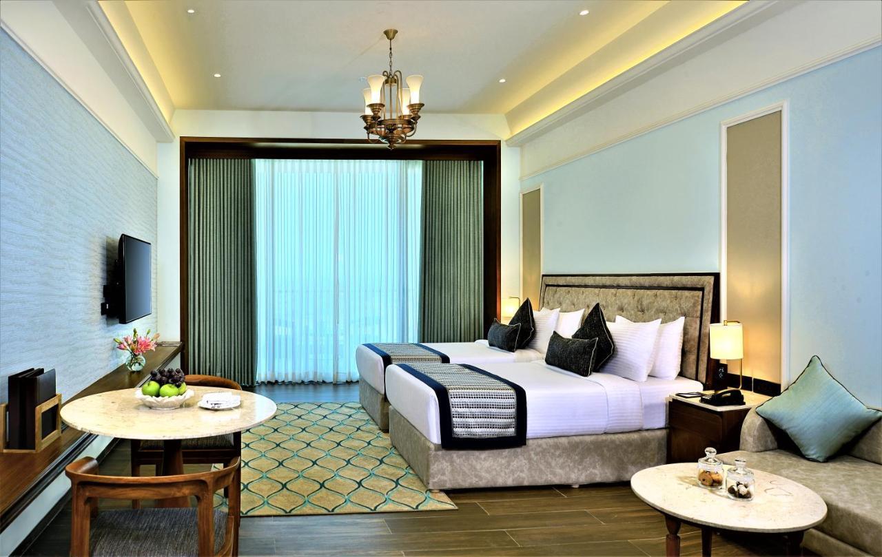 กิฟต์ ซิตี้ คลับ แอนด์ บิสซิเนส เซ็นเตอร์ Hotel กันตินาการ์ ภายนอก รูปภาพ